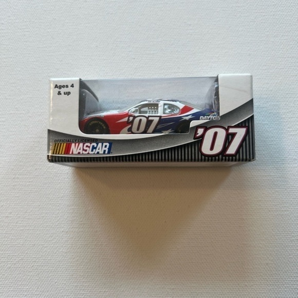 Nascar Other - New Daytona‎ 500 '07 NASCAR Diecast Car 1:64 Elliott Sadler Ford (A3)